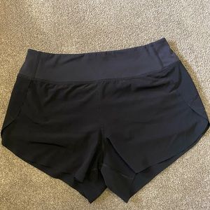 ATHLETA run with it 3.5” short